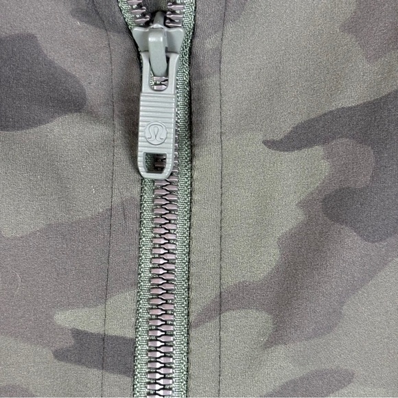 Lululemon green camo Hooded Define Jacket *Nulu in Sz 4 - Picture 6 of 10